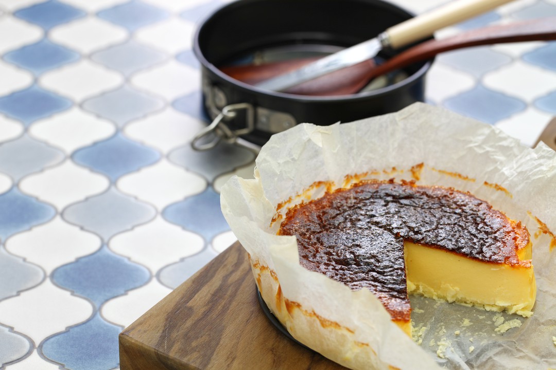 東京駅周辺でバスクチーズケーキが食べられるお店 濃厚チーズがやみつきに Pathee パシー