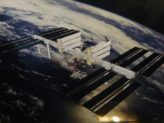 宇宙ステーションにおける研究活動の紹介が準備されています。