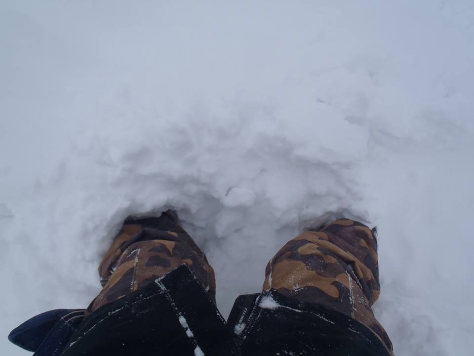 膝まで埋まりました