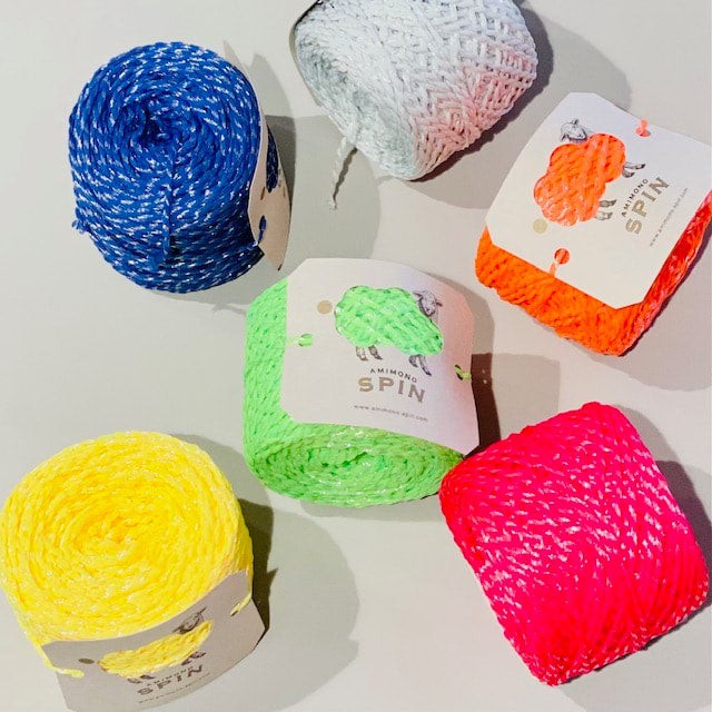 スピンオリジナルのかわいい毛糸を買ったら店内でモバ編みも楽しめる