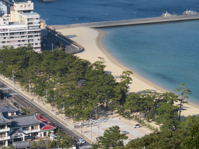 三熊山から全景が見えます