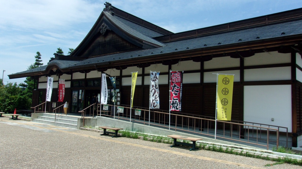 イステーブルも多いので、休憩の適地