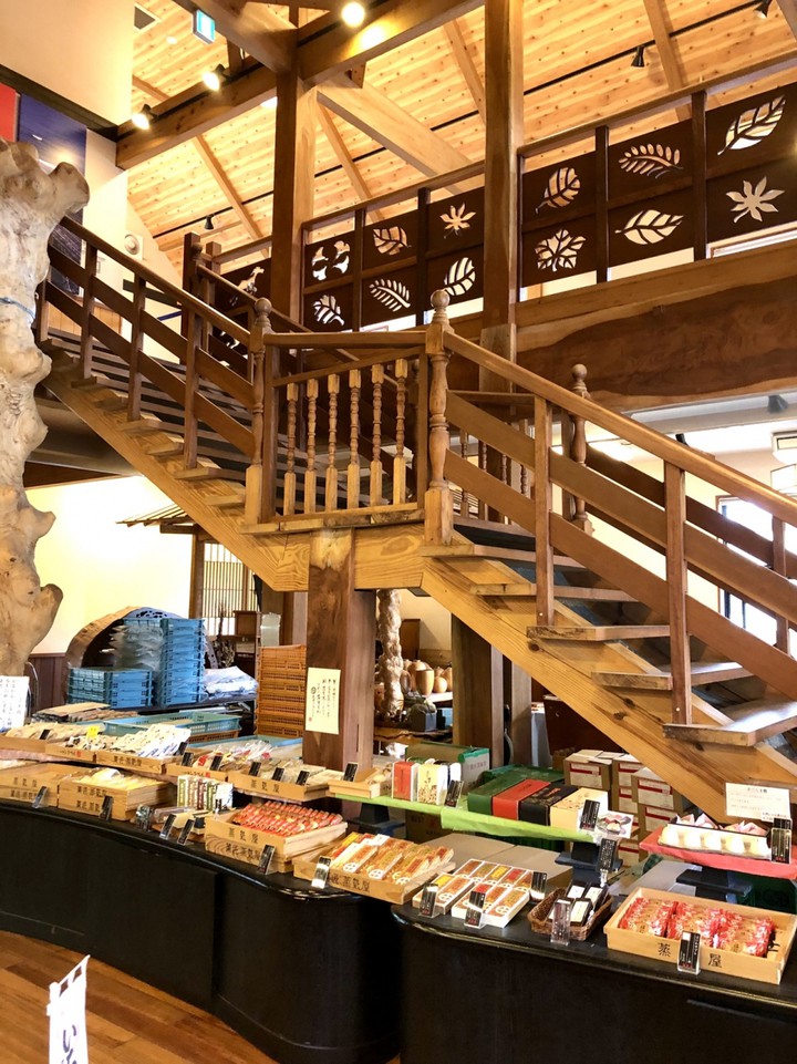 品揃え豊富！かなりワクワク。空港の店舗じゃなくてよかった！