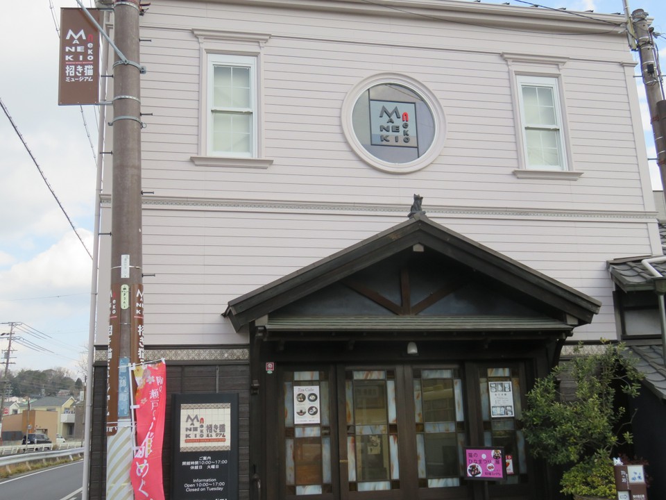 1階は無料の売店