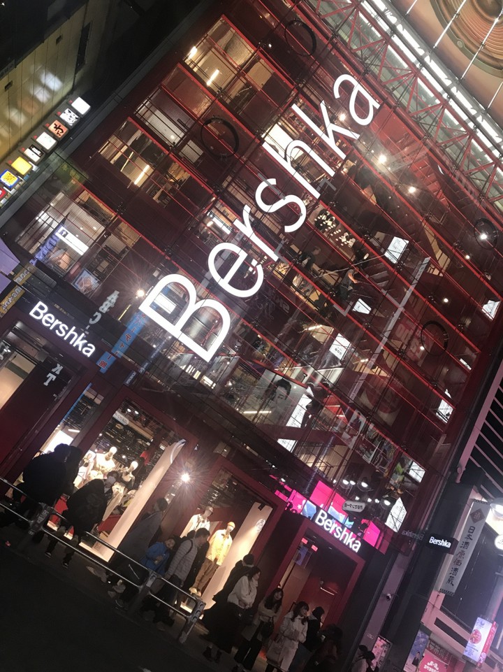 オシャレな店構え