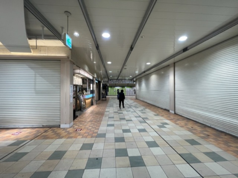 早朝のエキュート品川
