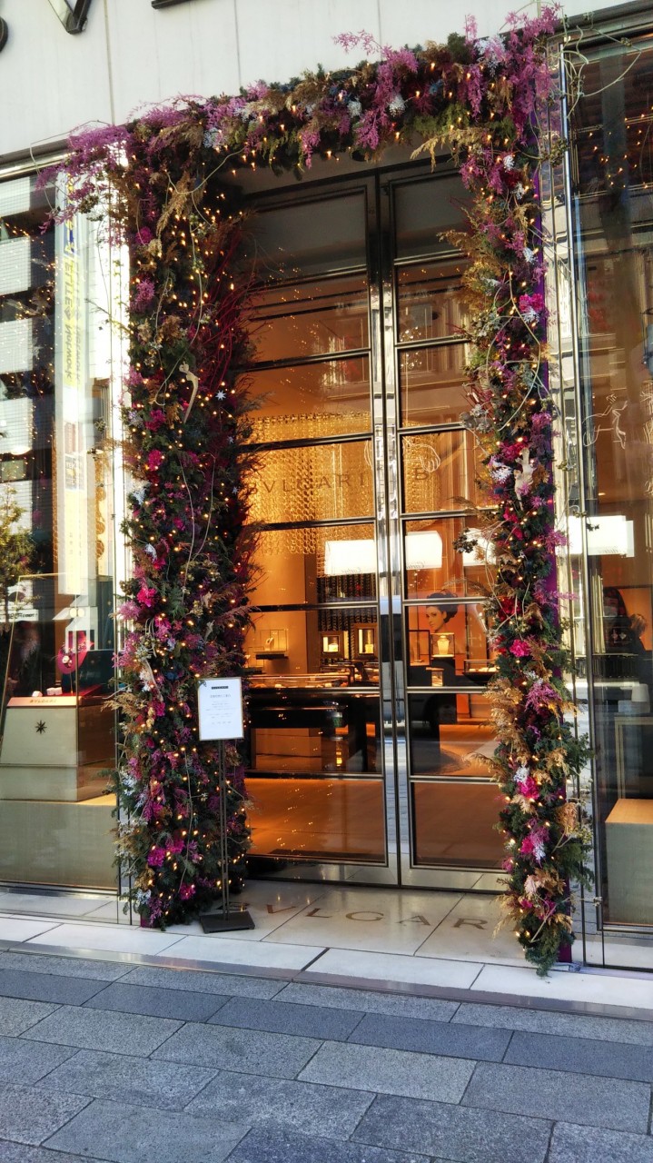 ブルガリ銀座店の外観画像。