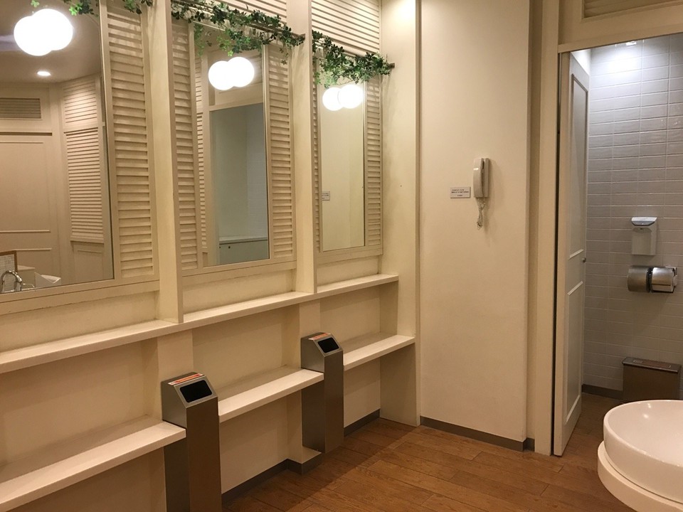 デートや合コン前に アイロンも使える 有楽町でおすすめのパウダールーム Pathee パシー