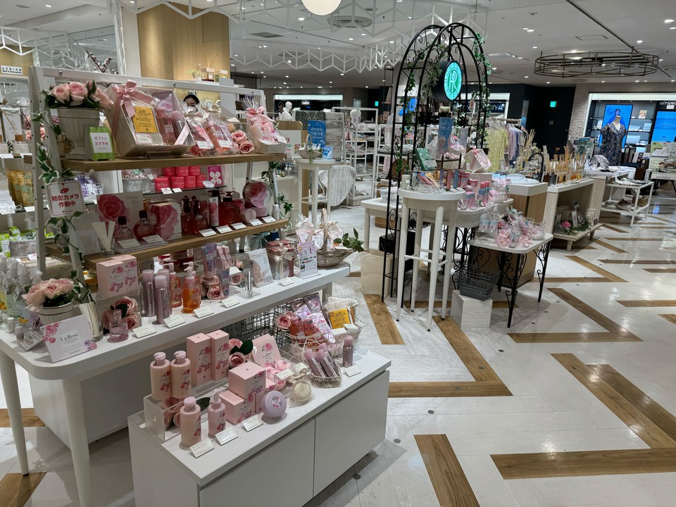 新宿高島屋ハウスオブローゼ 店舗外観