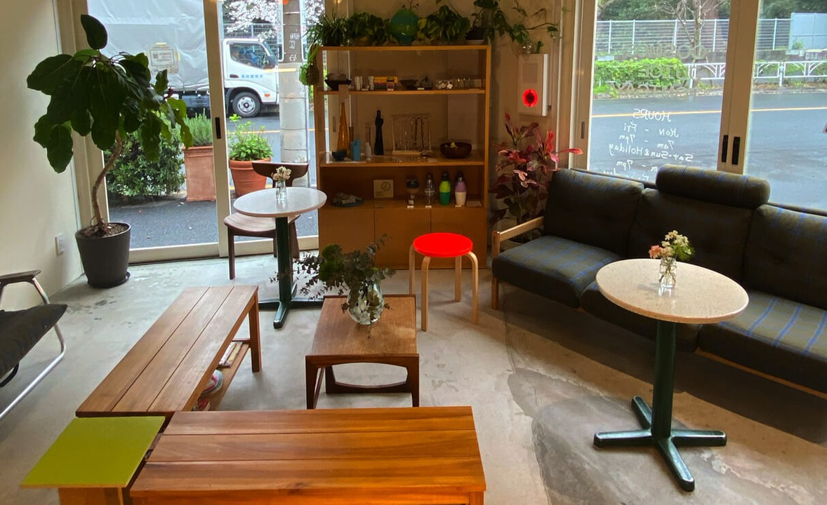 コスモス ジュース トミガヤの店内