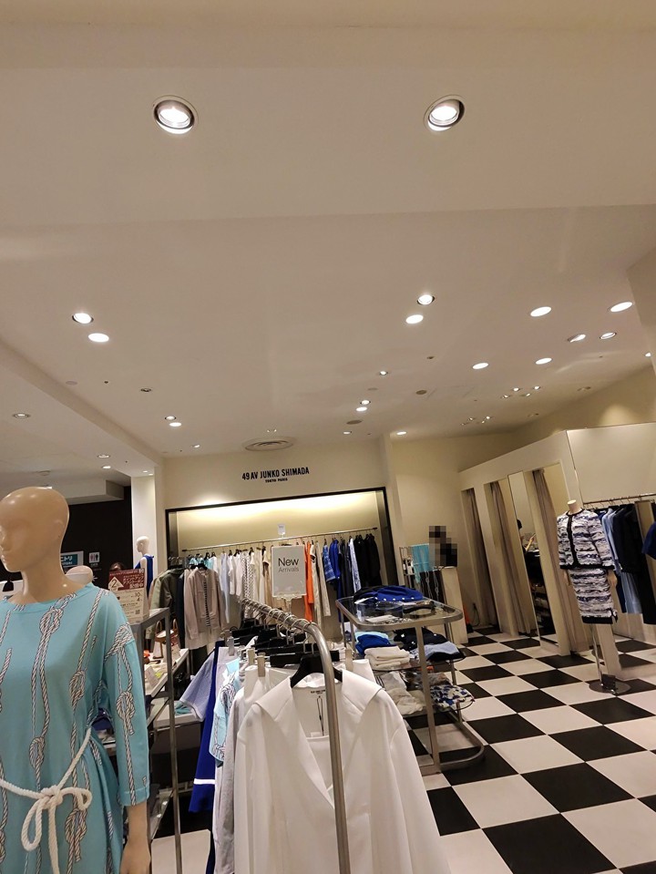 49AV. JUNKO SHIMADAの店内