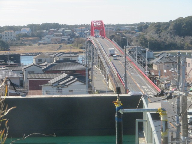 那珂川・海門橋が見えます