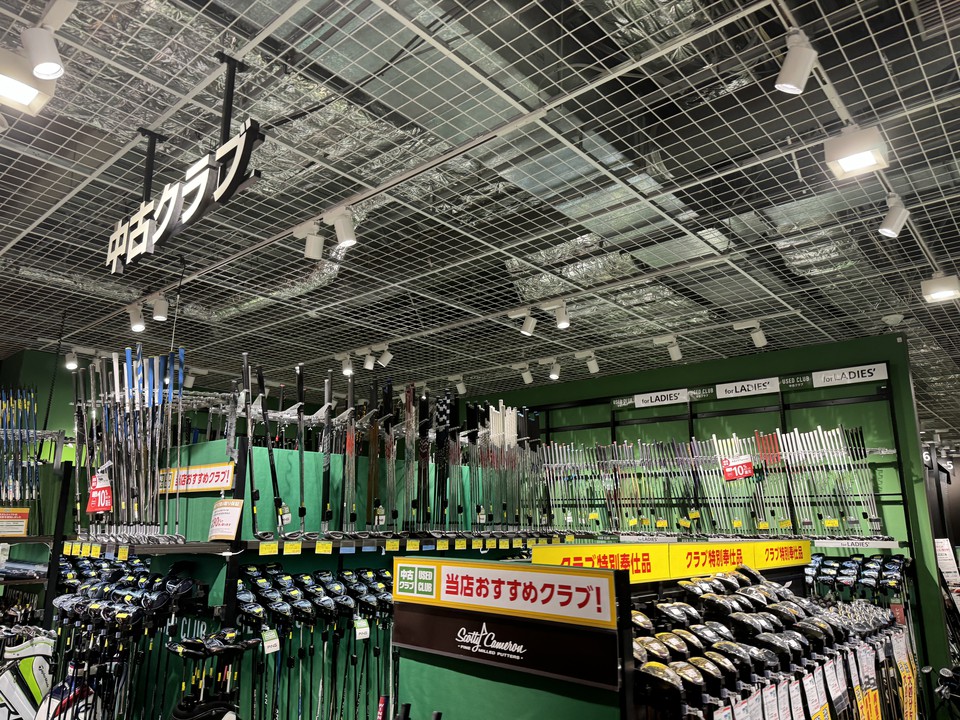 Alpen Tokyoの中古ゴルフ用品売り場