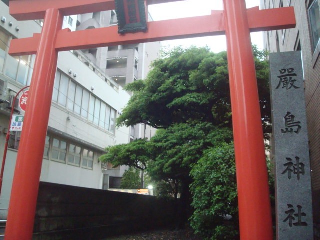 北側交差点の鳥居
