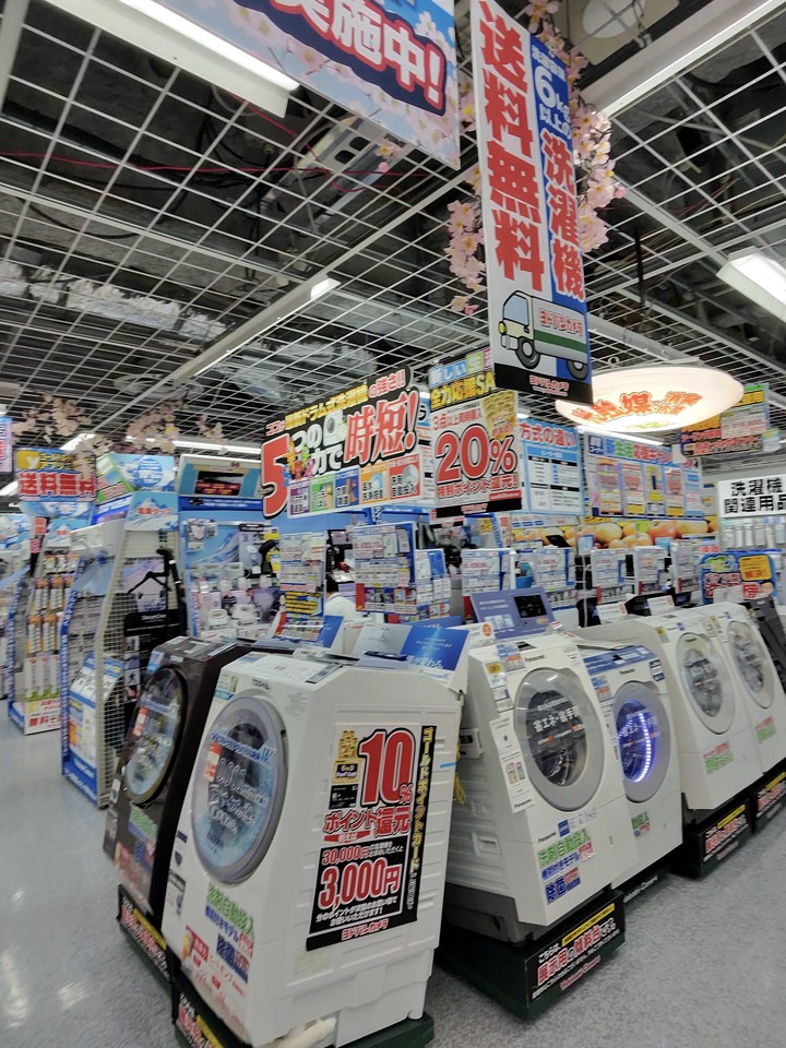 ヨドバシカメラの店内の売り場の様子
