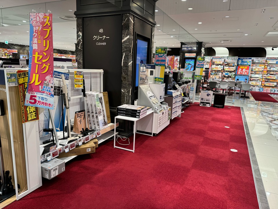 ノジマ新宿タカシマヤタイムズスクエア店の内観