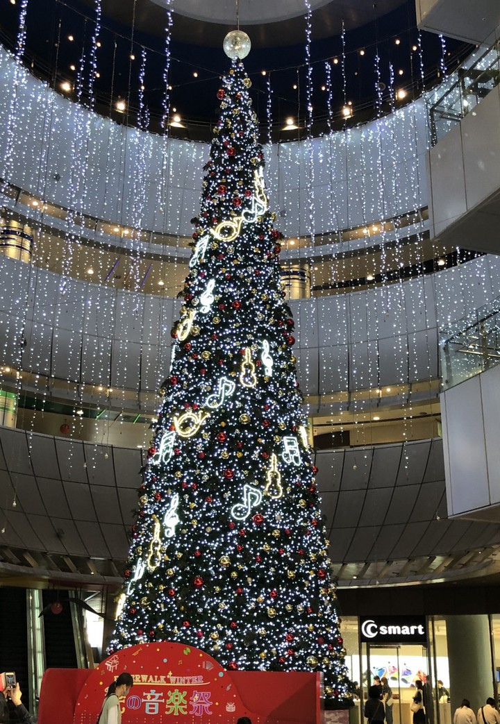 巨大クリスマスツリー