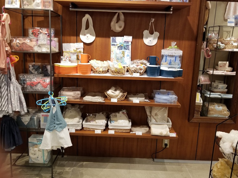 私の部屋自由が丘店の内観画像。