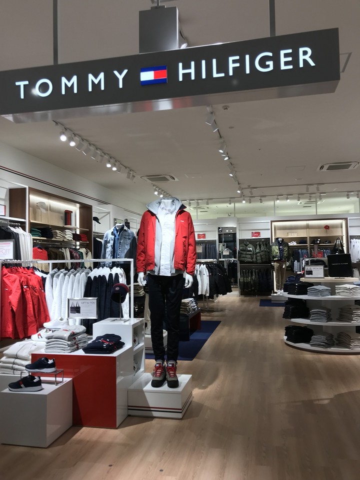 明るい店内です