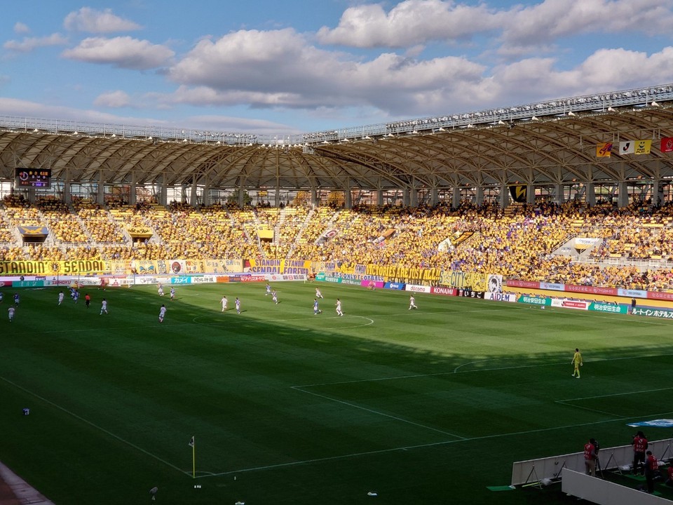 トラックが無いので、近くていいですね。Ｊ１に早く戻ってきて！