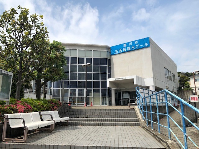 正面エントランス