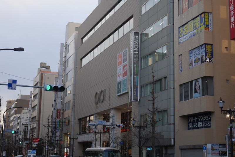 シンプルな建物でちょっとマルイっぽくない。