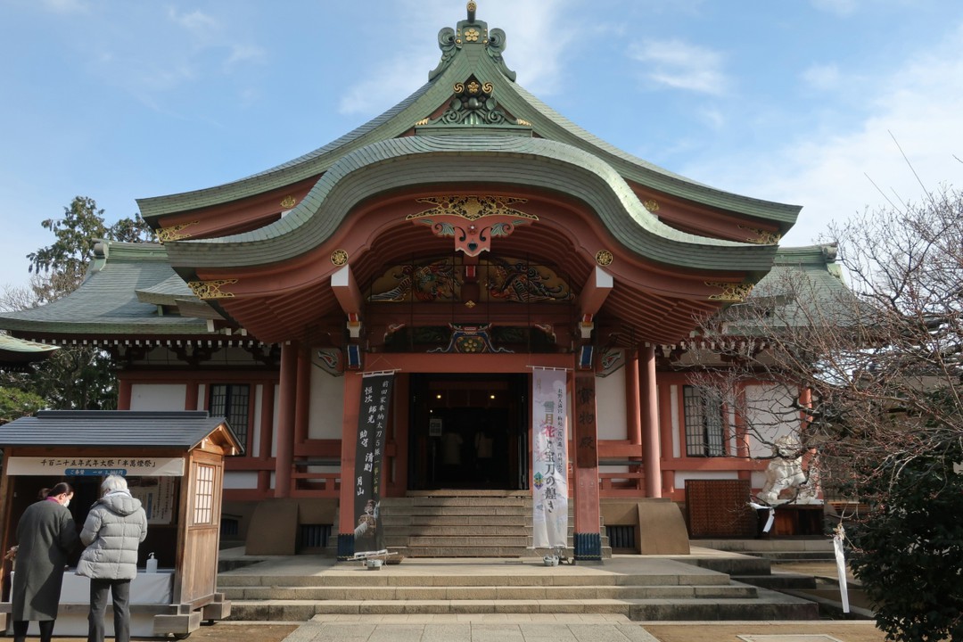 参道にある宝物殿