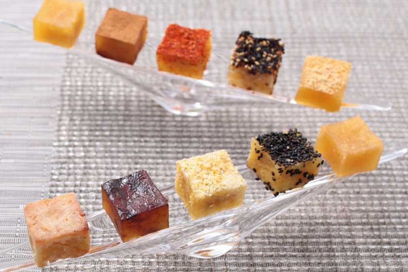 鳴門金時を使ったきんつばの「渦」、ようかんの「滴」、スイートポテトの「焼」などのお菓子の画像。