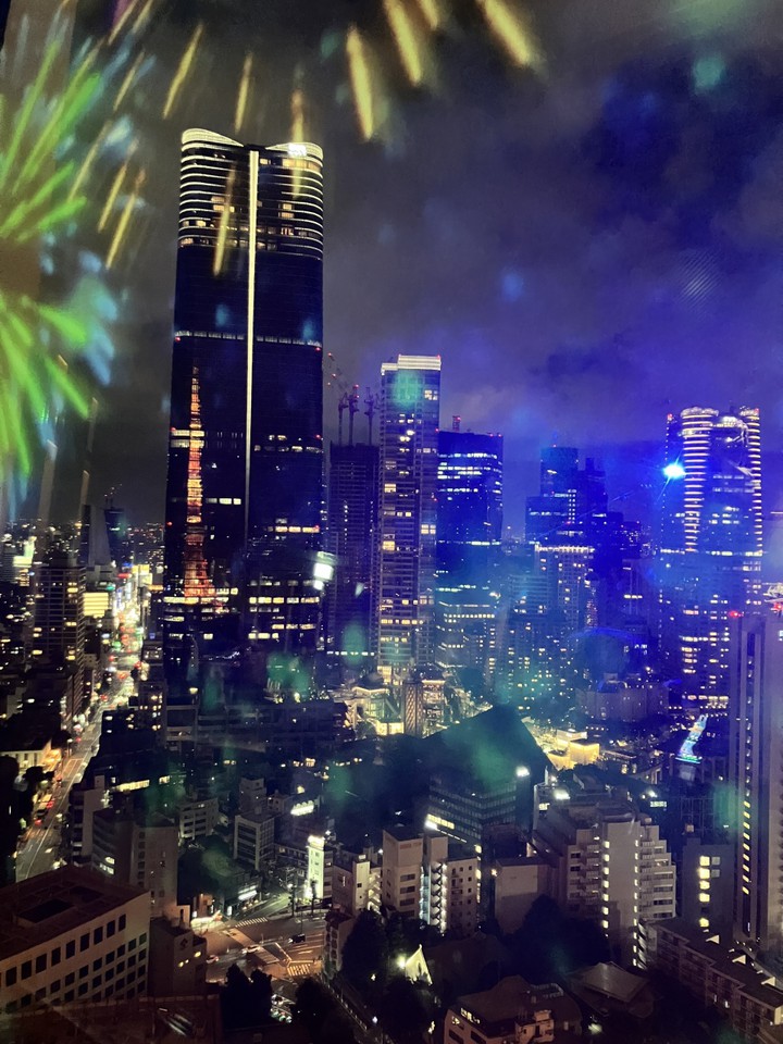 夜景に花火ぽい風景になるような工夫もされております