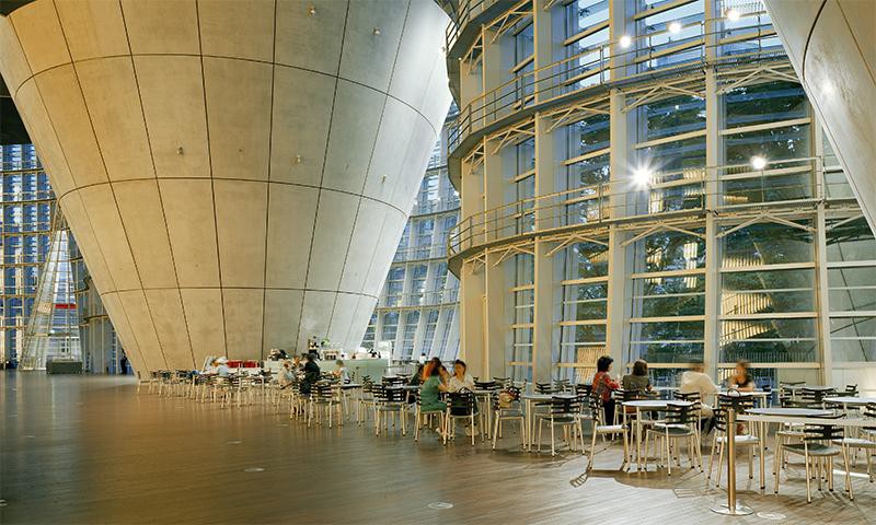 国立新美術館1Fのカフェ