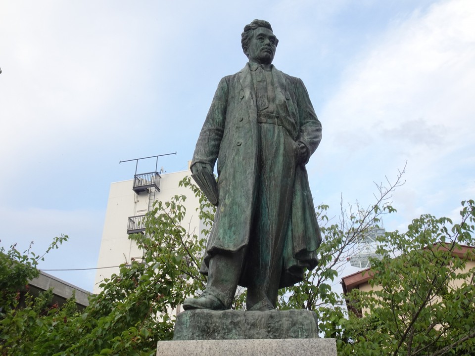 野口英世像