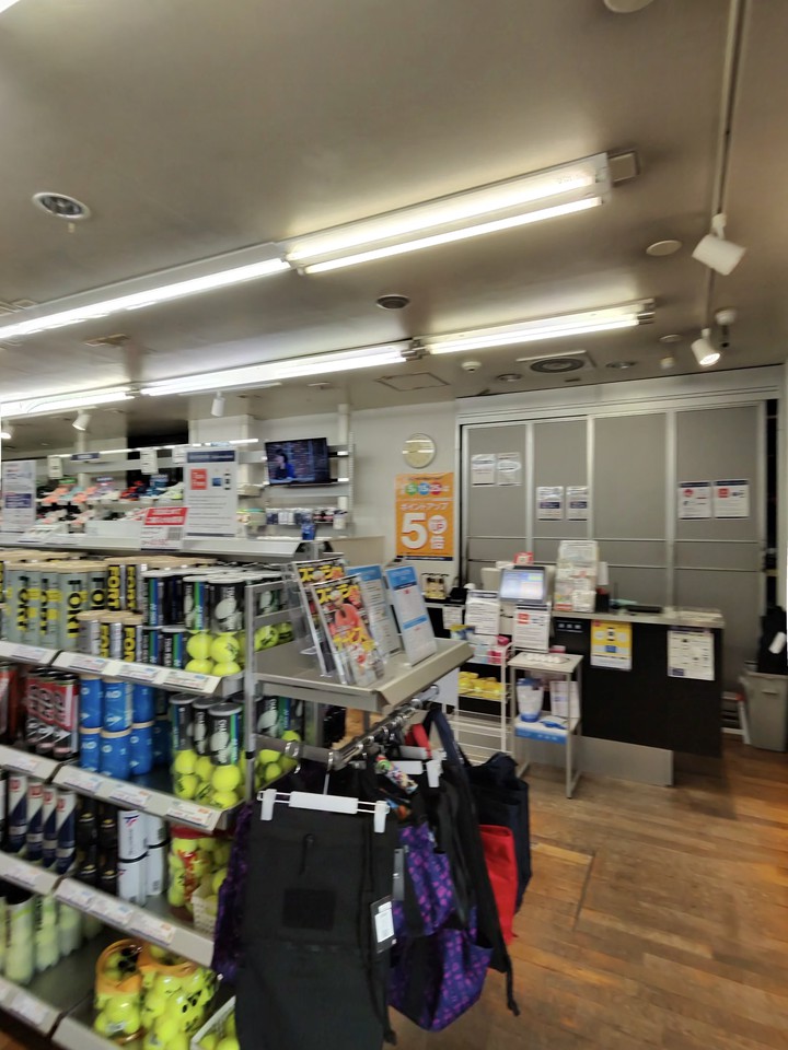 WINDSOR RACKETSHOPの店舗の売場