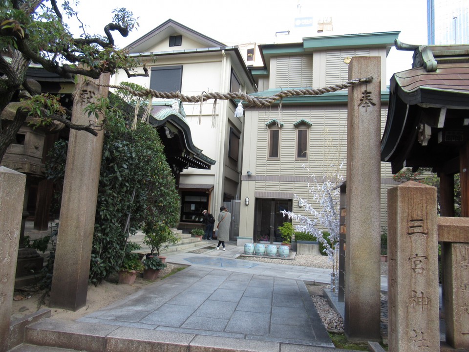 入口の鳥居