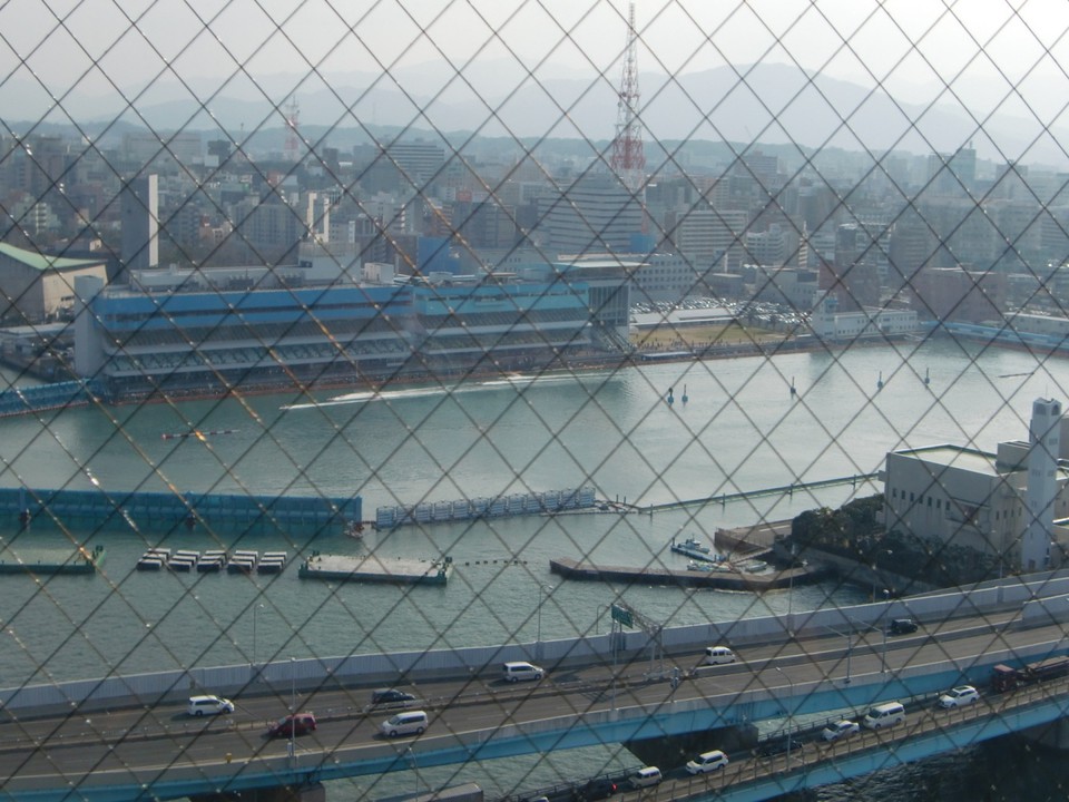 博多ポートタワーより。