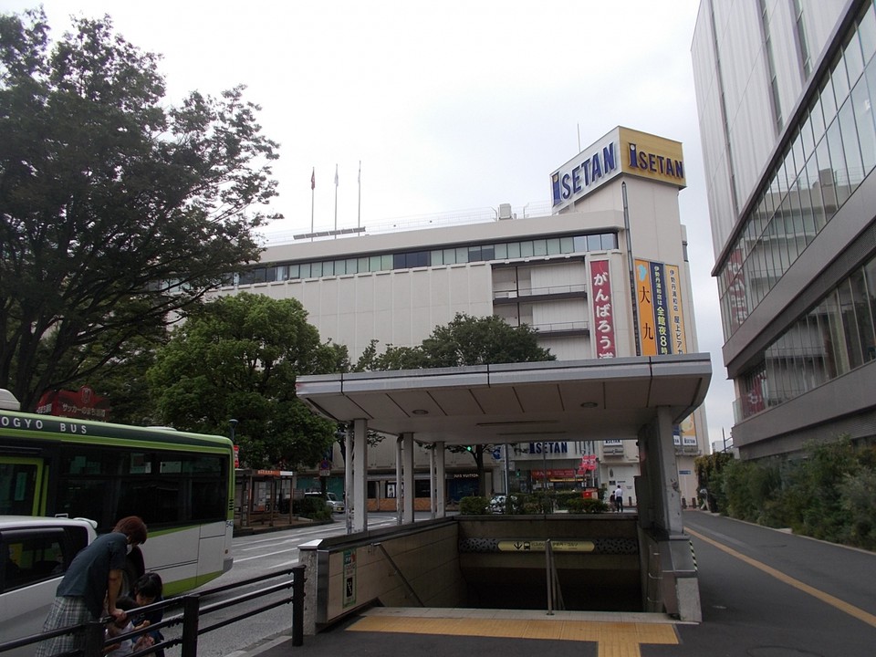 駅の西口からの景観です。