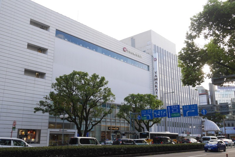 大きな建物です。
