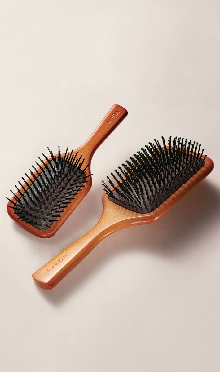 AVEDAのパドルブラシ