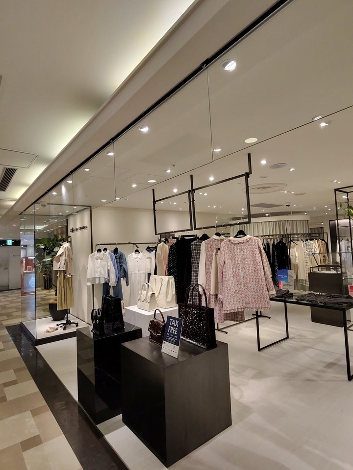 GRACE CONTINENTALの店舗の売り場