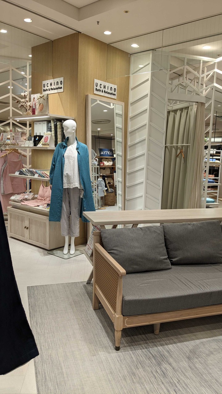 ウチノの店内にあるソファ