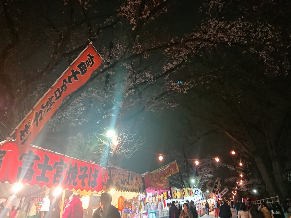 寒さで人もまばら