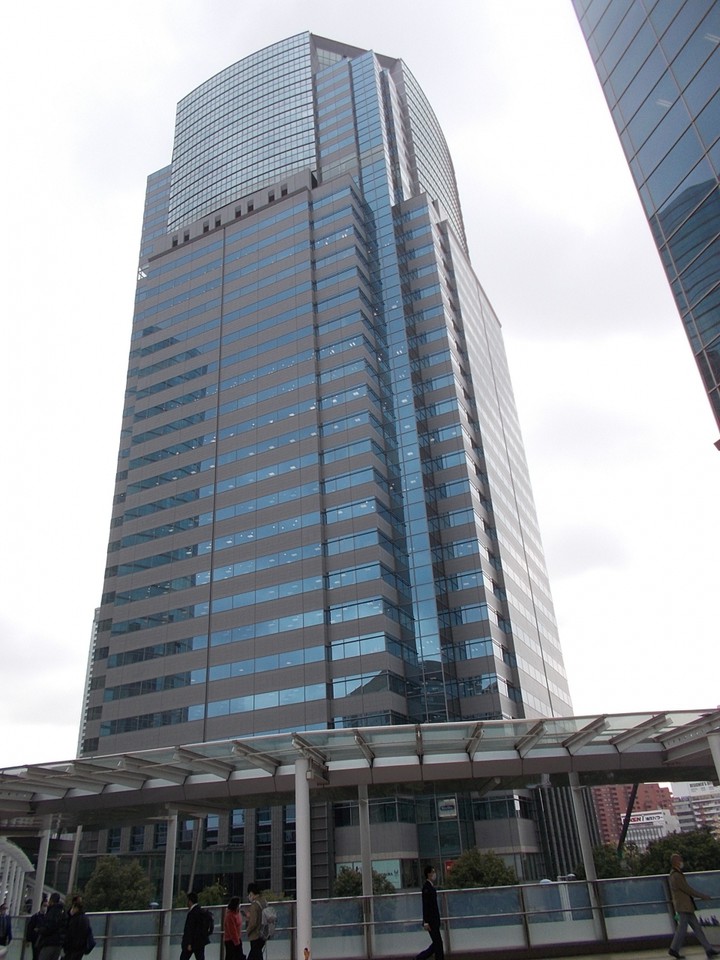 品川駅高架通路からの景観です。