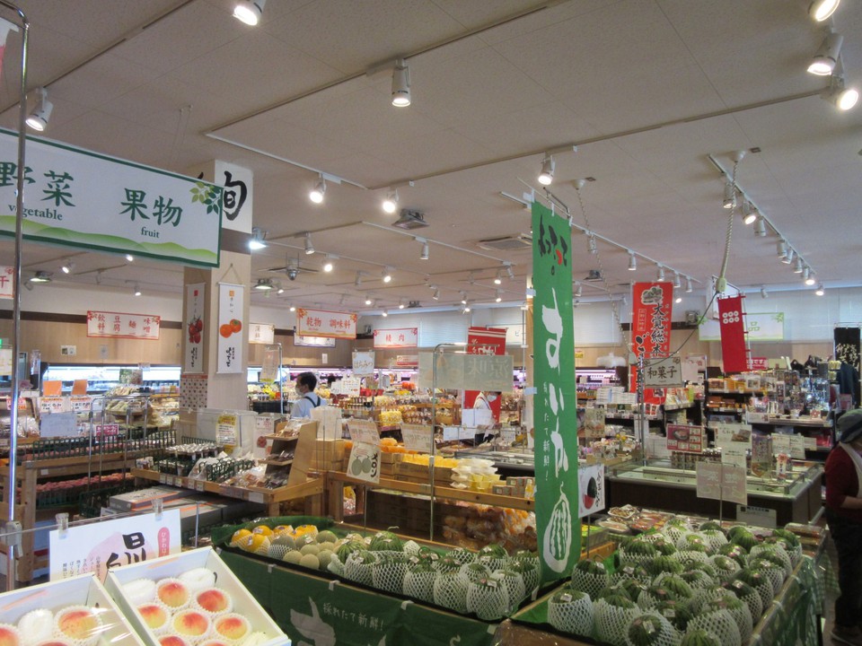 チェーン展開する程の規模なので店内も充実しています