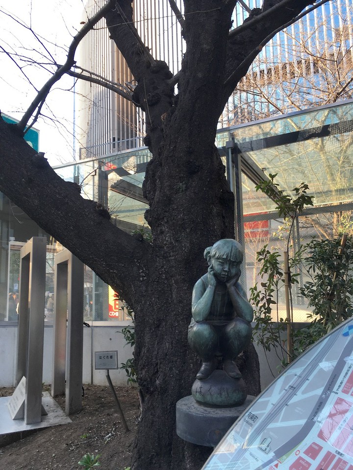 北側の彫刻