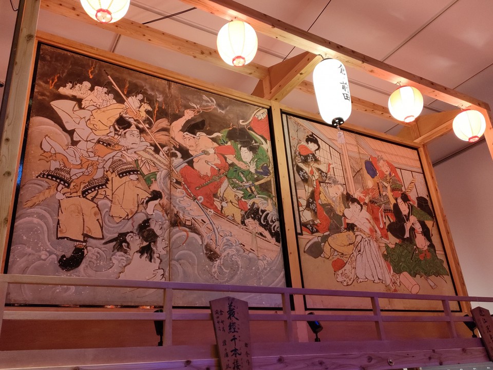 夏祭りの雰囲気が感じられる展示