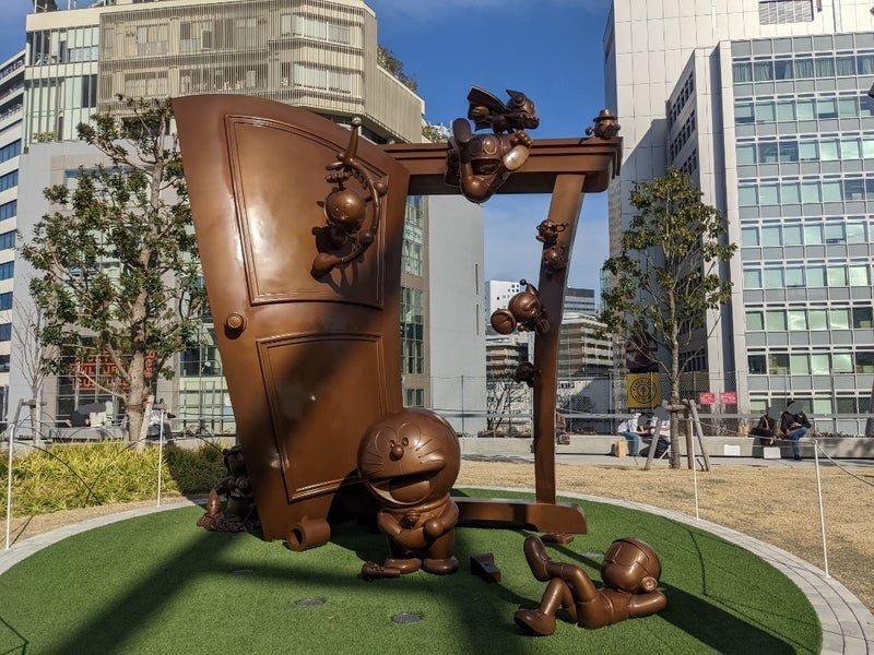 どこでもドアのオブジェが