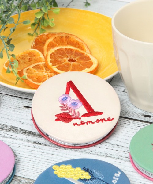 スタディオクリップのかわいい雑貨やお菓子はプレゼントにぴったり！