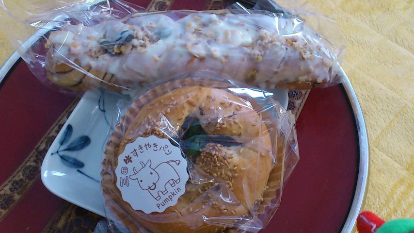 甘いパンも買ってみました（美味しかったです♪）