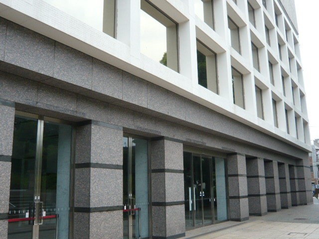 練馬文化センターの正面です。端正な建物で、気持ちが良いです。