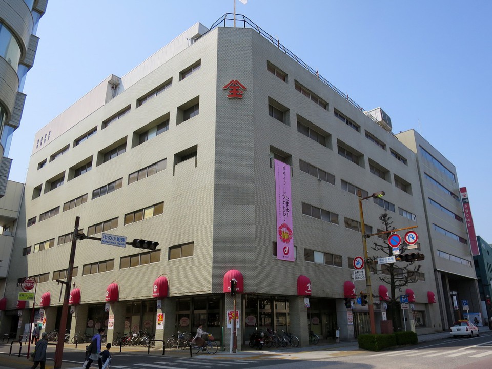 こちらが本館で…