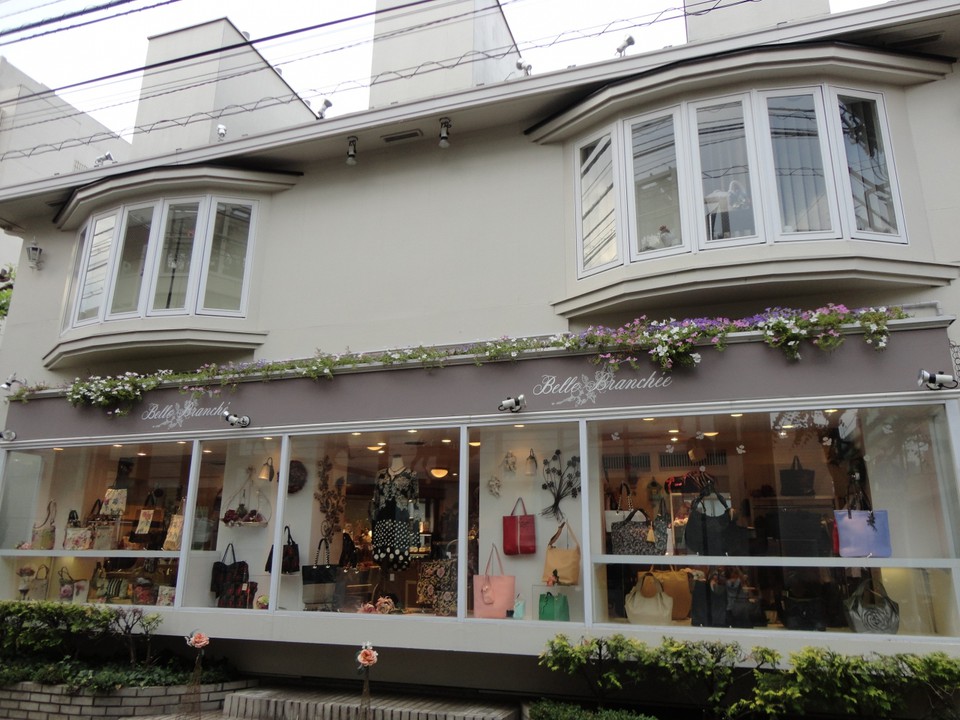 素敵な外観のお店。お品も素敵！
